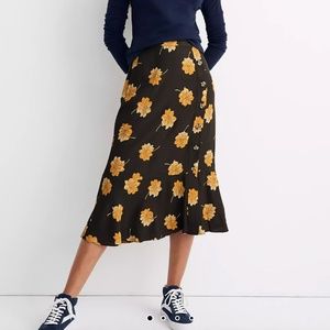 Side-Button Ruffle-Hem Midi Skirt in Fall Flowers